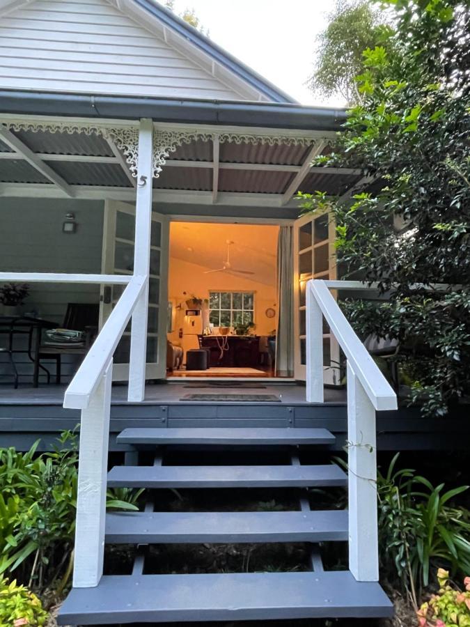 Romantic Cottage, Tamborine Mountain Екстериор снимка