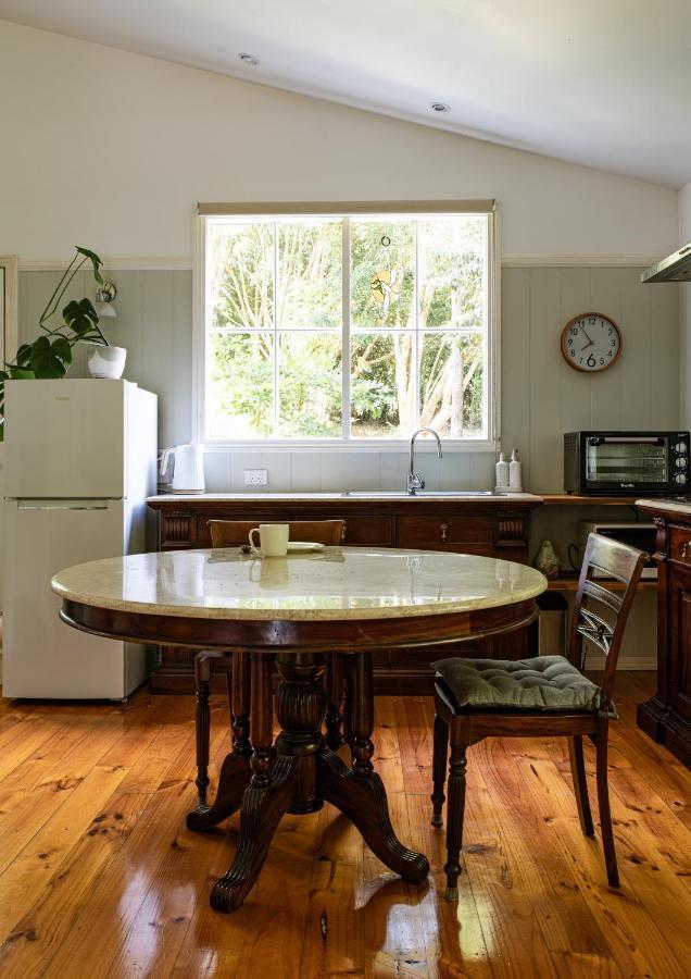 Romantic Cottage, Tamborine Mountain Екстериор снимка